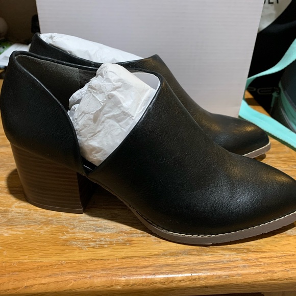 melrose ave Shoes - Melrose ave cutout booties